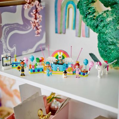 9. LEGO FRIENDS 42661 Kostümparty mit Einhorn & Fee