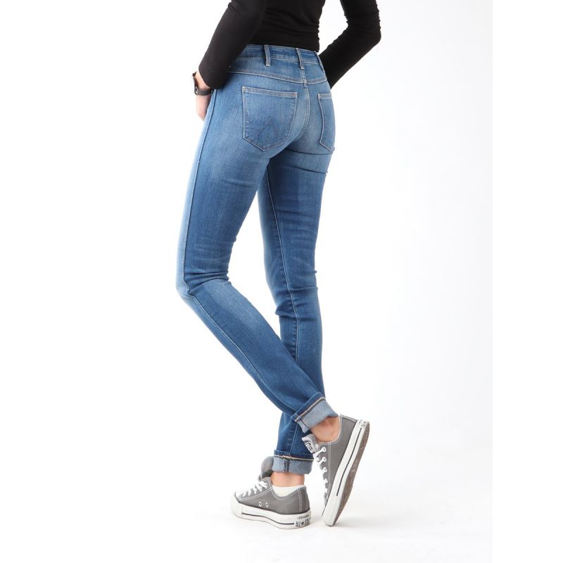 3. Wrangler Corynn Aquatic Coral W Jeans W25FX771N