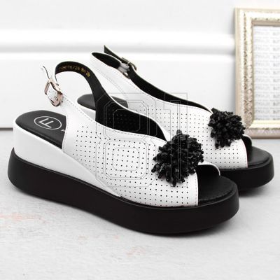 6. Filippo W PAW529B Keilsandalen aus Leder mit Perlen Weiß
