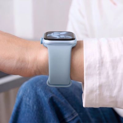 6. Tech-Protect Silikonarmband für Apple Watch 44 / 45 / 46 / 49 mm – Blau