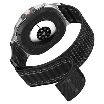9. Spigen WBF0 Armband für Samsung Galaxy Watch 40/44/46 mm - Schwarz