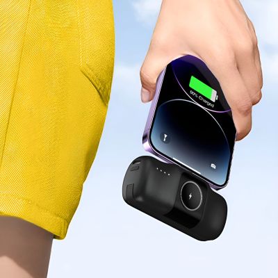 9. Wozinsky WF16-YLS 5000 mAh 15 W Lightning Mini-Powerbank mit integriertem USB-C-Kabel und Apple Watch Ladegerät – Schwarz