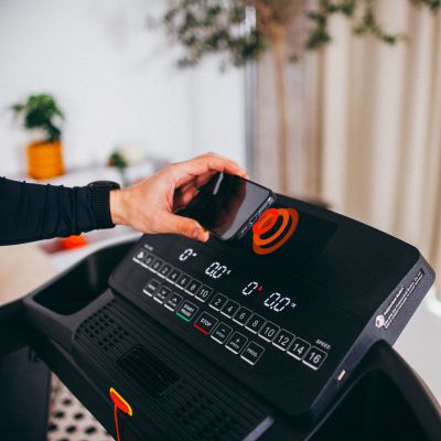 8. TERRUN275 Heimlaufband mit bidirektionaler HMS-Neigungsverstellung