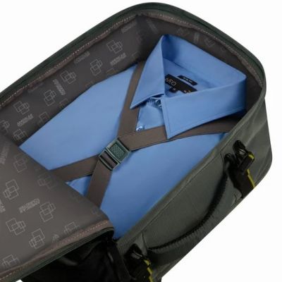 6. American Tourister Take2Cabin MS Handgepäck-Rucksack für Wizz Air – Dark Forest