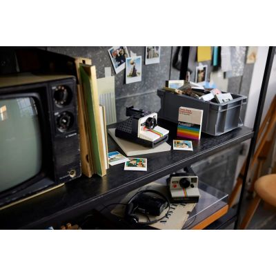 10. LEGO Ideas 21345 Polaroid OneStep SX-70 Kamera