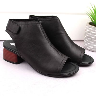 18. Remonte W RKR654 Bequeme Ledersandalen