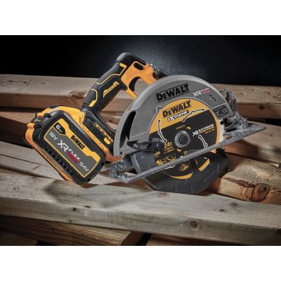 4. DeWALT DCS573NT-XJ Tragbare Kreissäge