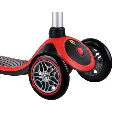 6. Globber 440-152-2 Ferrari 3-Rad-Roller HS-TNK-000009781