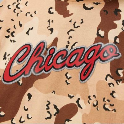 3. Mitchell & Ness NBA Chicago Bulls Camo Reflektierender Hoodie