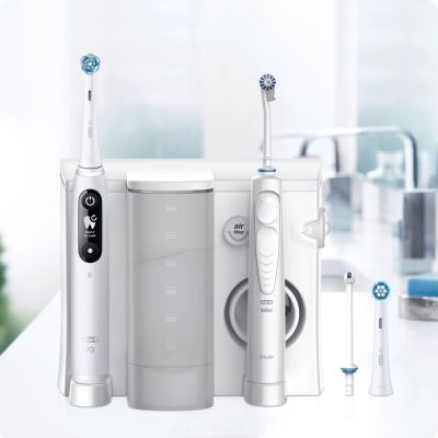 3. Oral-B iO6 & OxyJet Rote-Pulsierende Zahnbürste für Erwachsene, Weiß