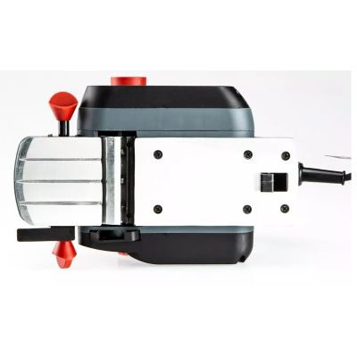 5. 850-W-Hobelmaschine, Hobeltiefe 3 mm, Hobelbreite 82 mm