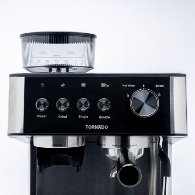 13. ELDOM Espressomaschine ECK1 1300W 20 BAR, Milchbehälter, 6 Automatikprogramme, 2 manuelle Programme