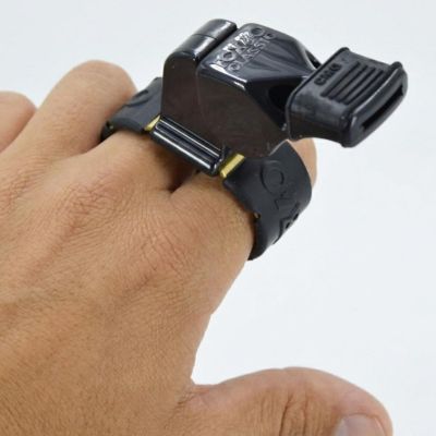 5. FOX 40 CLASSIC CMG WHISTLE SCHWARZE FINGERGRIFFE