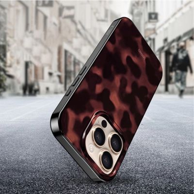 8. Tech-Protect Lamano MagSafe Case für iPhone 16 Pro Max - Schwarz und Rot