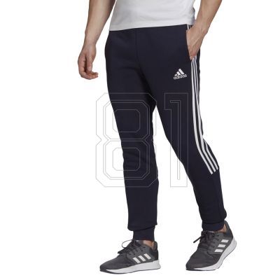 2. adidas Essentials Tapered Cuff 3 Stripes M GK8977 Hose