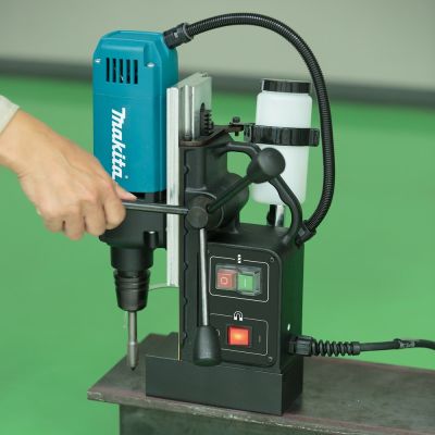 22. Makita 1050W HB350 Magnetbohrmaschine