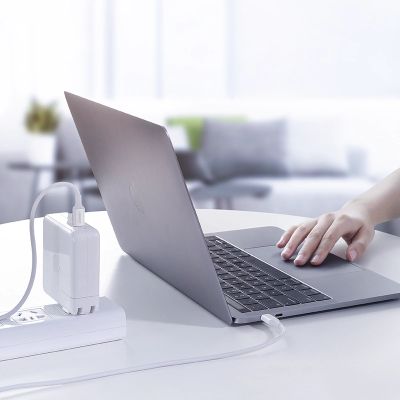 3. Ugreen US300 USB-C – USB-C PD QC FCP Kabel 100 W 5 A 480 Mbit/s 2 m – Weiß