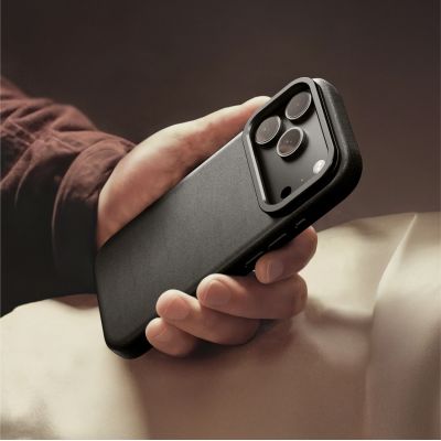 7. AmazingThing Glamour iPhone 17 Pro Hülle mit Ständer - Schwarz