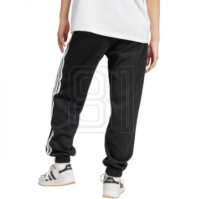 7. adidas Essentials 3-Streifen Fleece Loose-Fit Hose W JE1276