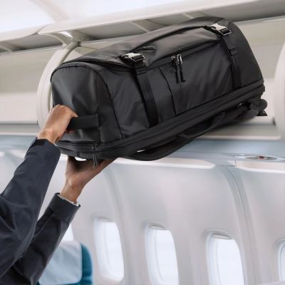 11. Tech-Protect Defender S70 RYANAIR & WIZZAIR 24L Laptop-Rucksack – Schwarz