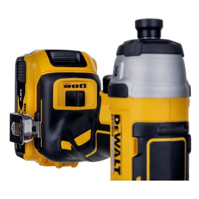 10. 18V DCK422P3 DEWALT Kombi-Kit