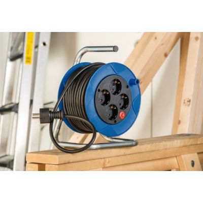 6. Brennenstuhl 1079180004 15 m Steckdosenleiste mit 4 Netzwerksteckdosen für den Außenbereich, Schwarz/Blau