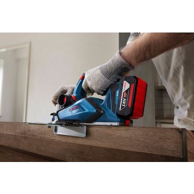 12. Bosch GHO 185-LI Schwarz, Blau 14000 U/min