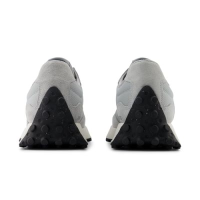 6. New Balance U327SWA Schuhe