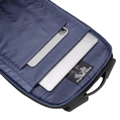 13. MODECOM LAPTOP-RUCKSACK 15,6" CREATIVE