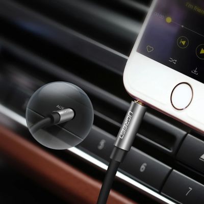 3. Ugreen AV119 10736 Audiokabel Miniklinke 3,5 mm / Miniklinke 3,5 mm 3 m – Schwarz