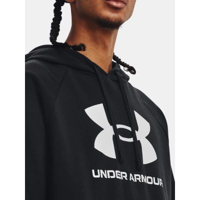 11. Under Armour M 1379758-001 Sweatshirt