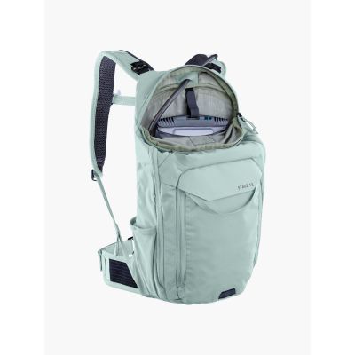 5. EVOC Stage 12 mintfarbener Fahrradrucksack