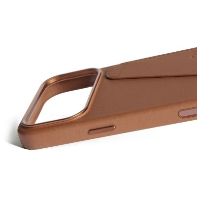6. Mujjo Wallet Lederhülle – MagSafe-kompatible Lederhülle für iPhone 17 Pro Max (hellbraun)