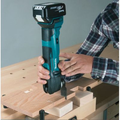 2. MAKITA Multi Tool LXT DTM51Z Multifunktionswerkzeugset