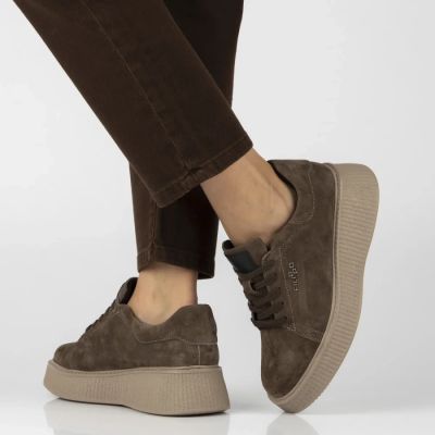 14. Braune Damen-Sneaker aus Leder mit Plateausohle, Modell Filippo DP7982