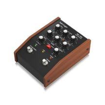 Behringer BM-18M Cluster Box Gitarreneffekt