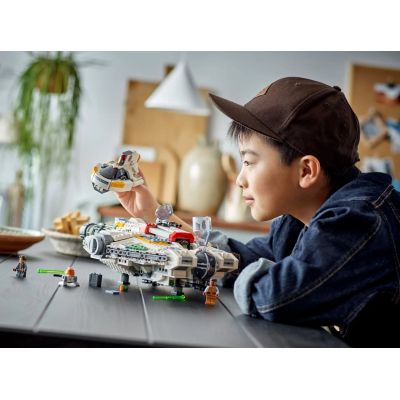 18. LEGO Star Wars 75357 Ghost und Wraith II