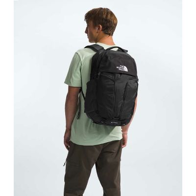 5. The North Face NF0A52SG Rucksack, Schwarz, Nylon, recyceltes Polyester