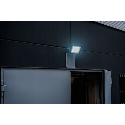7. Brennenstuhl 1171250541 Strahler Schwarz 50 W LED D