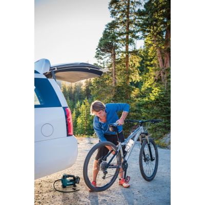 18. Makita MP001GZ Kompressor 24 l/min Akku