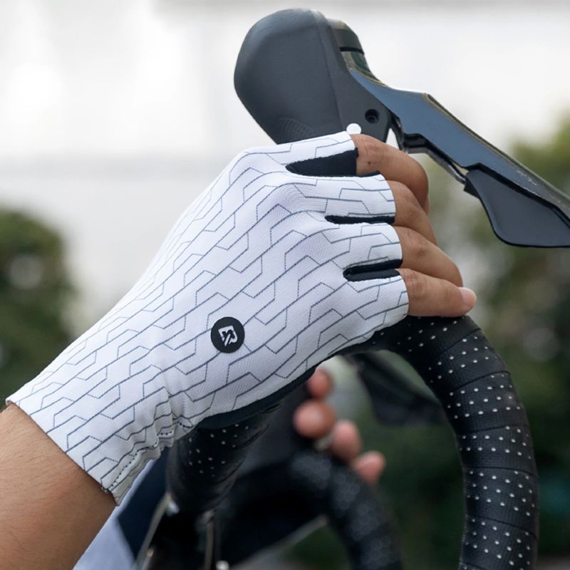 12. Rockbros Rennradhandschuhe Größe: L - Schwarz und Weiß
