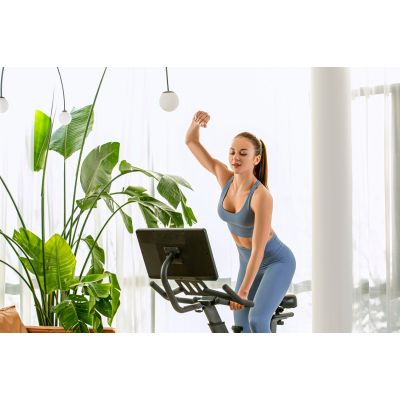 OVICX Q200X magnetisches Heimtrainer-Fahrrad mit 15,6" TFT-Touchscreen, WIFI, Bluetooth und App