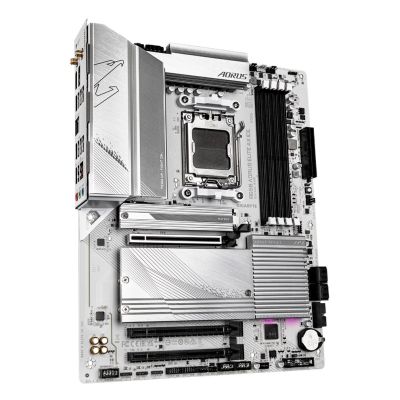 2. Gigabyte B650 AORUS ELITE AX ICE Mainboard