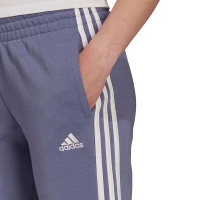 6. adidas Essentials French Terry 3-Streifen Hose W H42011