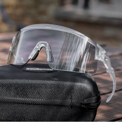 3. Rockbros Photochrome Fahrradbrille mit UV-Schutz und Korrektureinsatz - Weiß