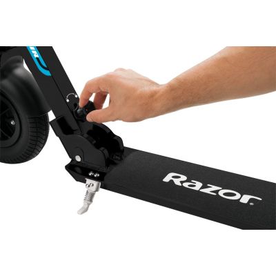7. Razor A5 Air Scooter 13073005 (Schwarz)