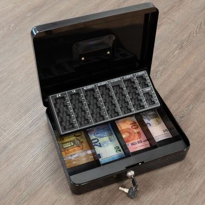 4. Metalletui für Geld und Dokumente von Black + Decker