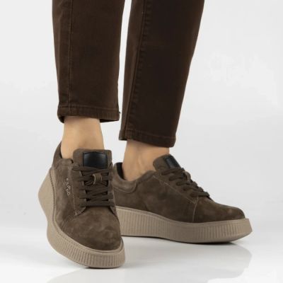 17. Braune Damen-Sneaker aus Leder mit Plateausohle, Modell Filippo DP7982