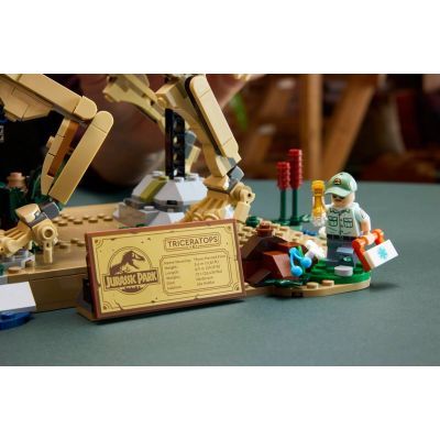 21. LEGO Jurassic World 77985 - Dinosaurierskelette: Triceratops