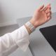 5. Tech-Protect Nylon-Armband mit Verschluss für Samsung Galaxy Watch 40/44/46 mm – Beige